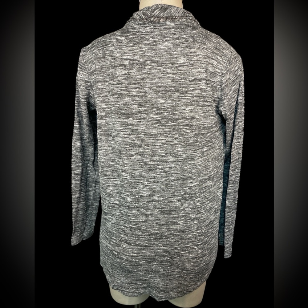 Tahari Gray Draped Knit Top Women’s Small - Picture 2 of 4